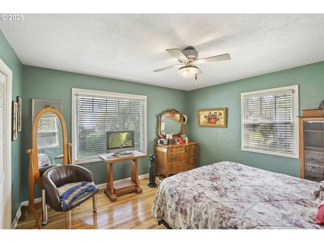 575 N LOCUST St, Canby, OR 97013