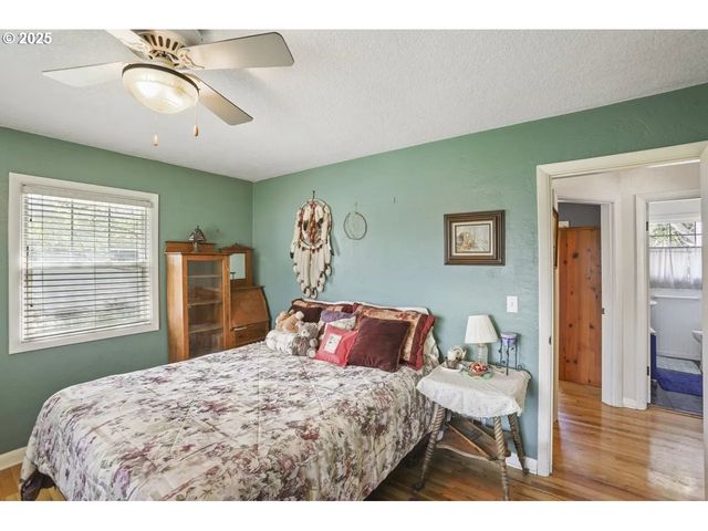 575 N LOCUST St, Canby, OR 97013