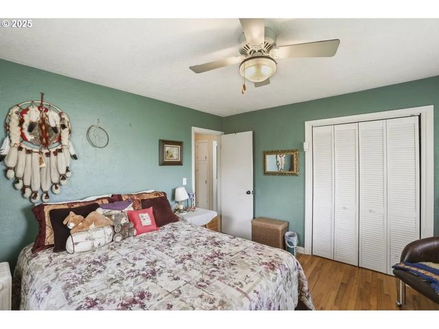 575 N LOCUST St, Canby, OR 97013