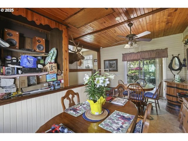 575 N LOCUST St, Canby, OR 97013