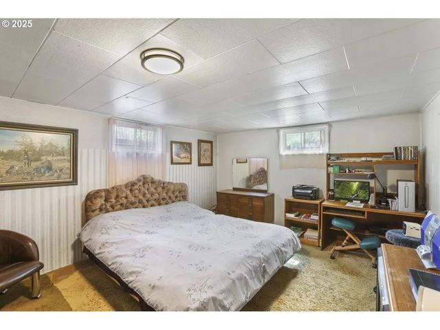 575 N LOCUST St, Canby, OR 97013