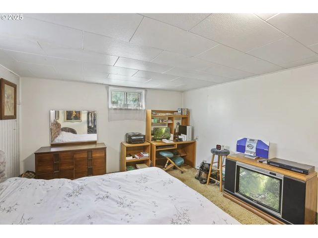 575 N LOCUST St, Canby, OR 97013