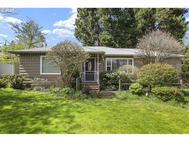 575 N LOCUST St, Canby, OR 97013