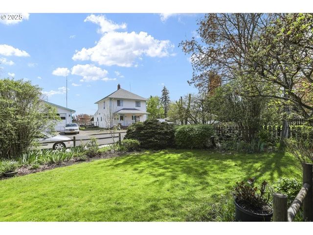 575 N LOCUST St, Canby, OR 97013