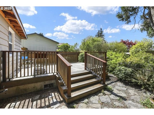 575 N LOCUST St, Canby, OR 97013