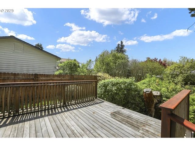 575 N LOCUST St, Canby, OR 97013