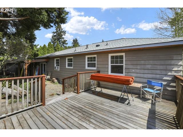 575 N LOCUST St, Canby, OR 97013