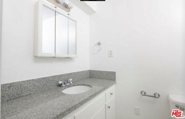 1261 N Laurel Avenue 20, Los Angeles, CA 90046