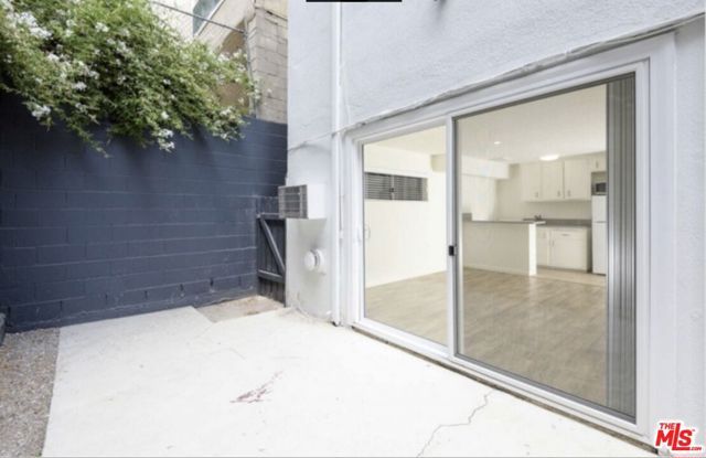 1261 N Laurel Avenue 20, Los Angeles, CA 90046