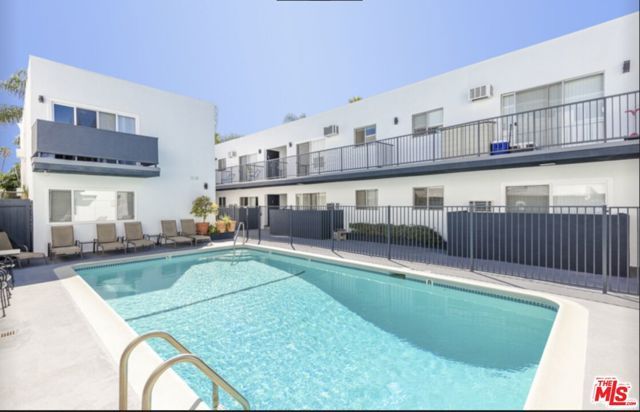 1261 N Laurel Avenue 20, Los Angeles, CA 90046