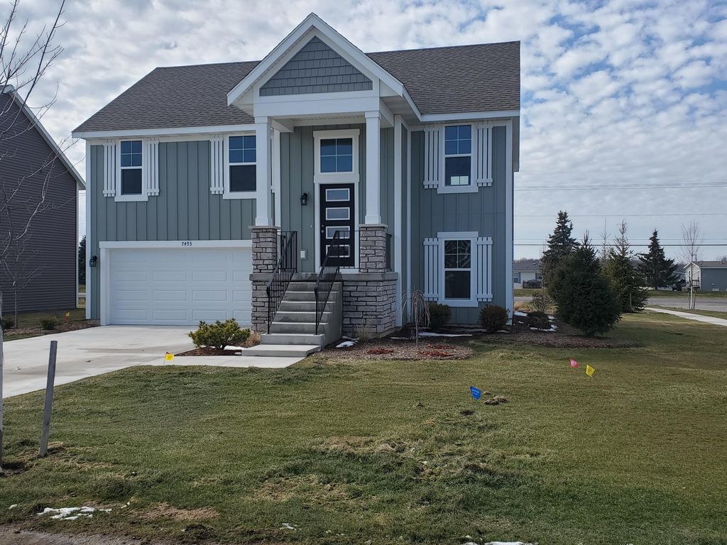 7493 Legend Court Se, Caledonia Twp, MI 49316