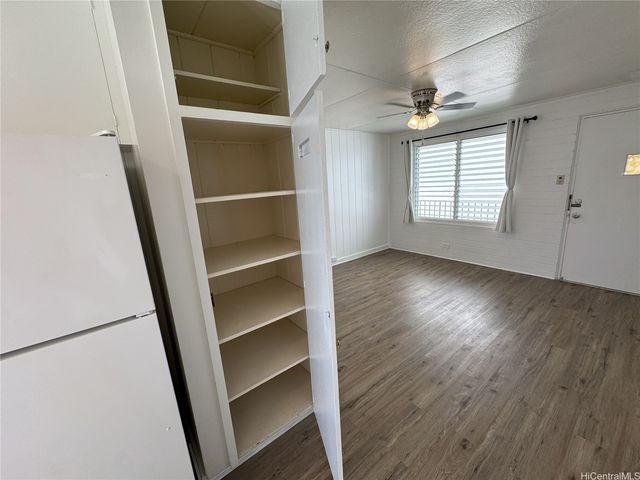 1116 Isenberg Street, Honolulu, HI 96826