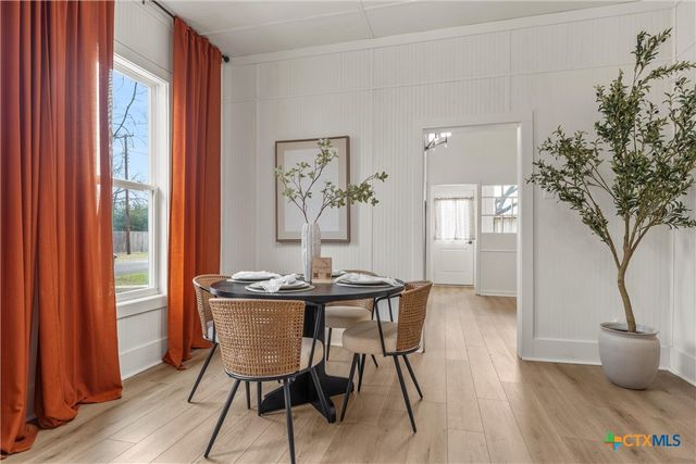 1007 N Jackson Avenue, Cameron, TX 76520