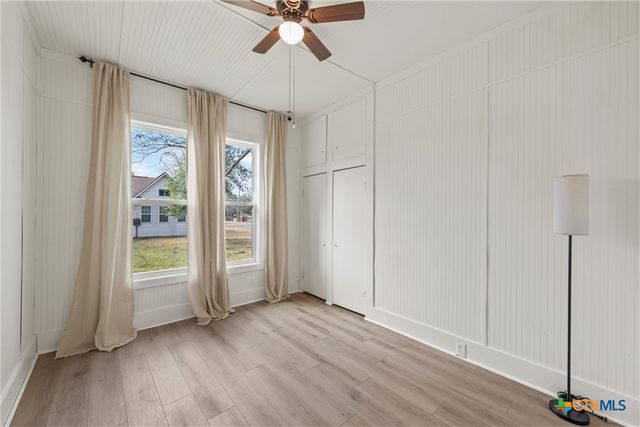 1007 N Jackson Avenue, Cameron, TX 76520