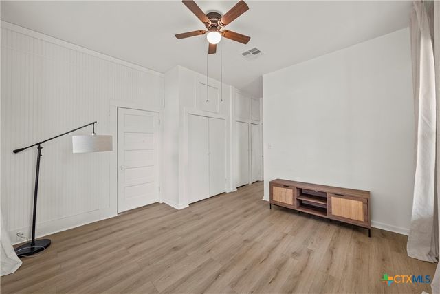 1007 N Jackson Avenue, Cameron, TX 76520