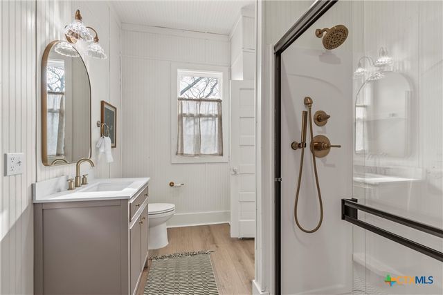 1007 N Jackson Avenue, Cameron, TX 76520