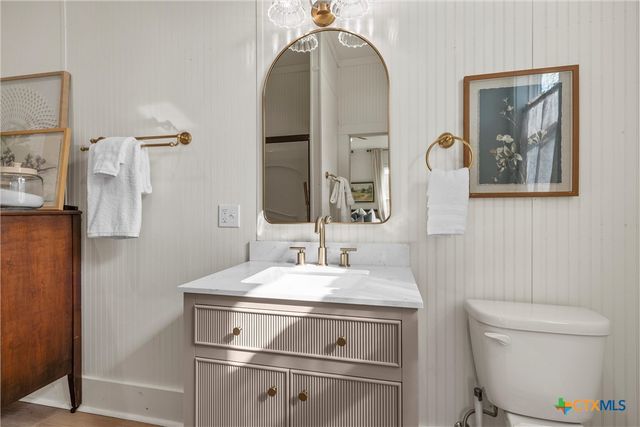 1007 N Jackson Avenue, Cameron, TX 76520