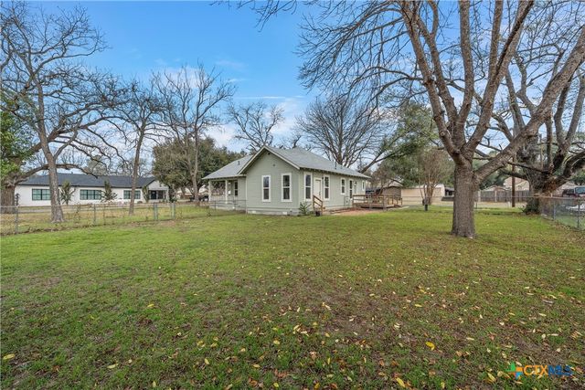 1007 N Jackson Avenue, Cameron, TX 76520