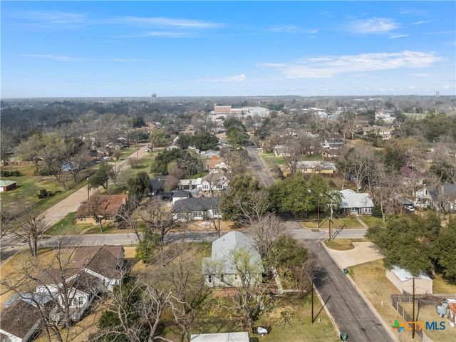 1007 N Jackson Avenue, Cameron, TX 76520
