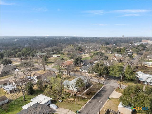 1007 N Jackson Avenue, Cameron, TX 76520