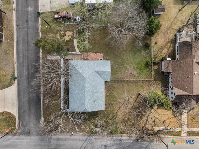 1007 N Jackson Avenue, Cameron, TX 76520