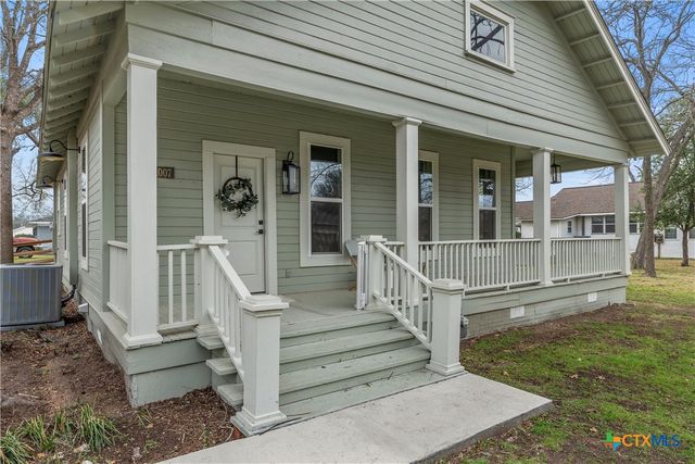 1007 N Jackson Avenue, Cameron, TX 76520