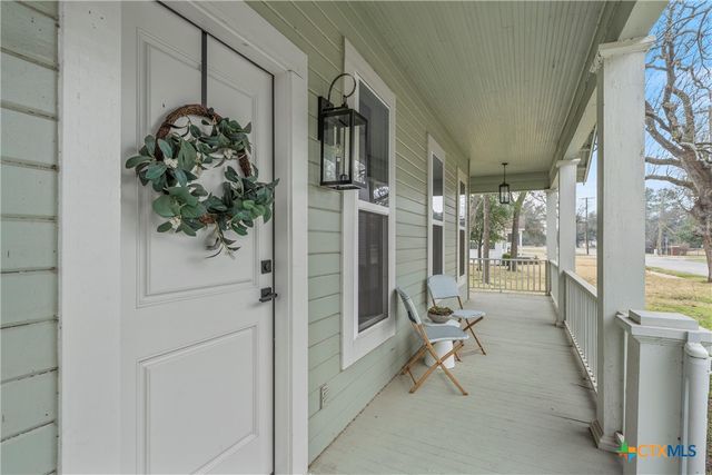 1007 N Jackson Avenue, Cameron, TX 76520