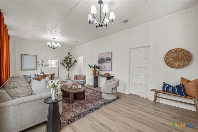 1007 N Jackson Avenue, Cameron, TX 76520