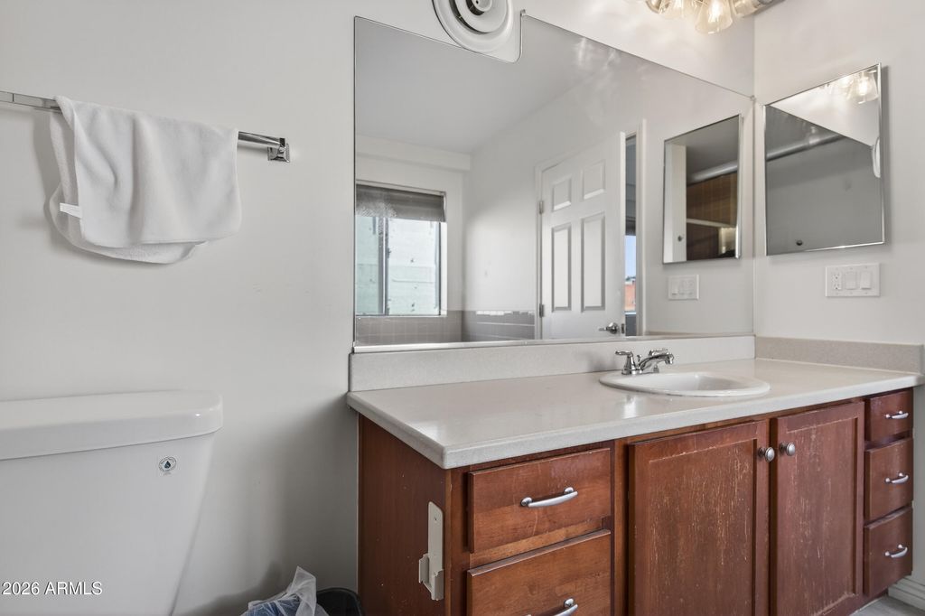 Image 16 of property listing at 424 S 2ND Street 209, Phoenix, AZ 85004