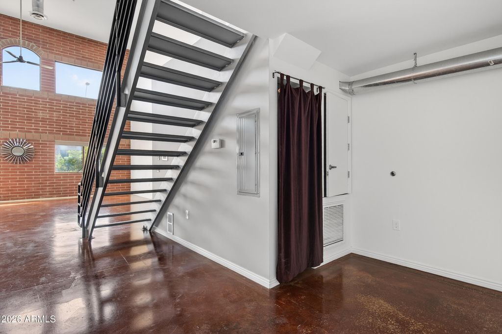 Image 17 of property listing at 424 S 2ND Street 209, Phoenix, AZ 85004