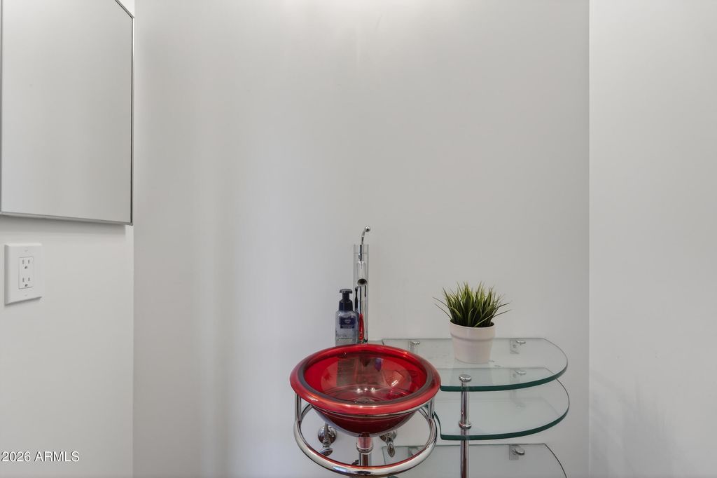Image 34 of property listing at 424 S 2ND Street 209, Phoenix, AZ 85004