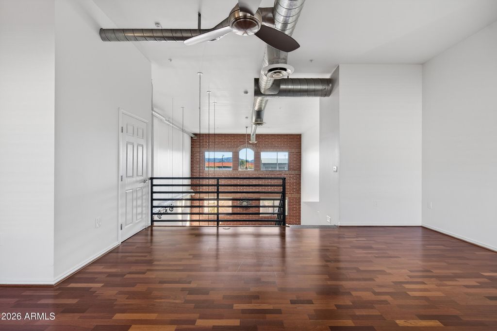 Image 5 of property listing at 424 S 2ND Street 209, Phoenix, AZ 85004