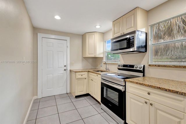 630 33rd St 0, West Palm Beach, FL 33407