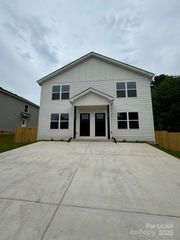 1004 20th Street NE, Hickory, NC 28601