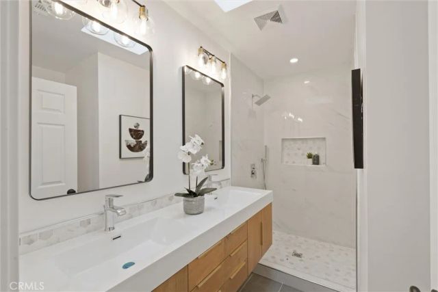 13848 Carnaby, Cerritos, CA 90703