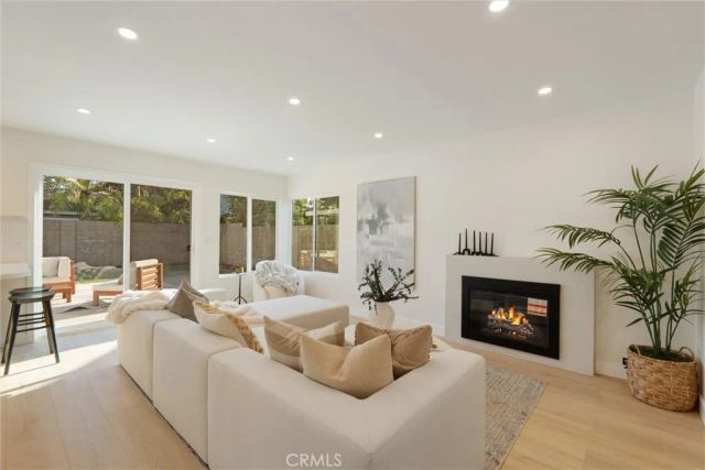 13848 Carnaby, Cerritos, CA 90703