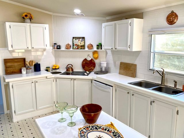 359 Immanuel Dr, Hot Springs, AR 71901