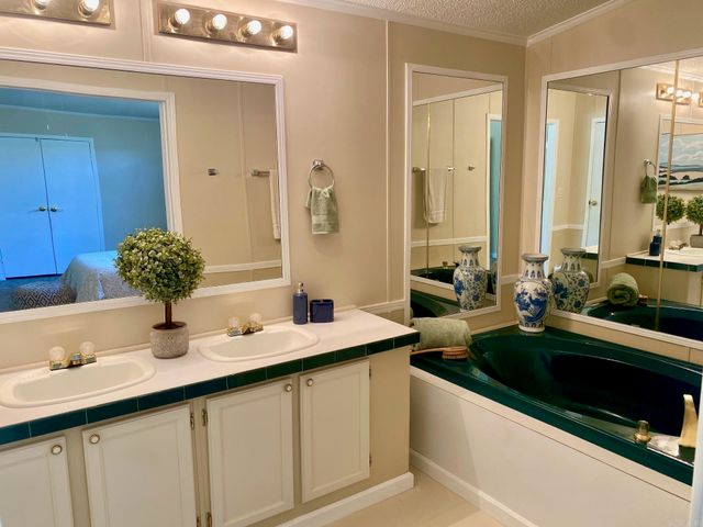 359 Immanuel Dr, Hot Springs, AR 71901