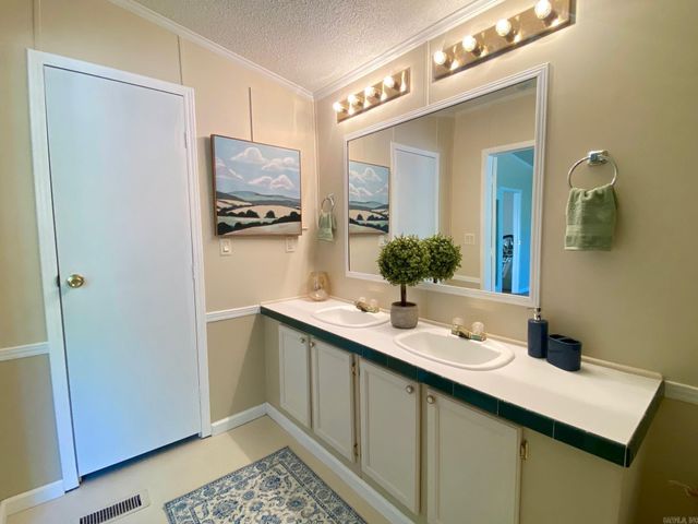 359 Immanuel Dr, Hot Springs, AR 71901