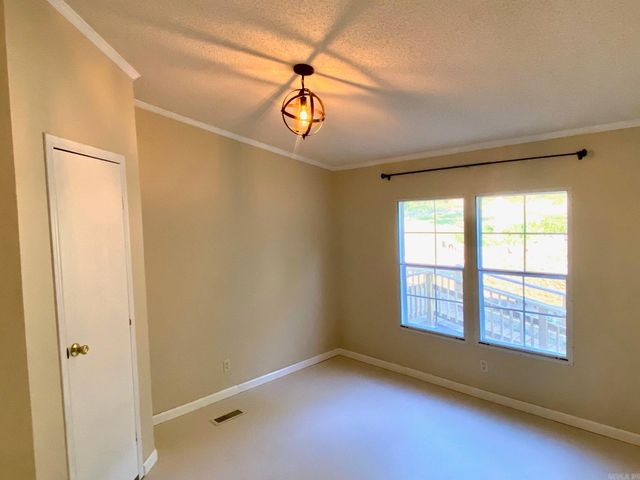 359 Immanuel Dr, Hot Springs, AR 71901