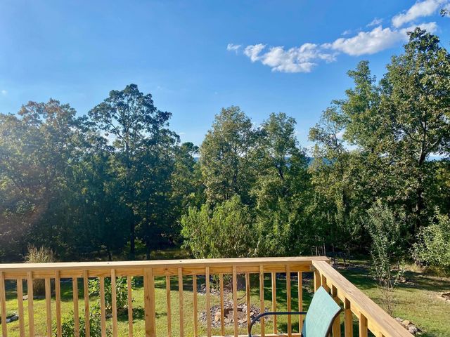 359 Immanuel Dr, Hot Springs, AR 71901