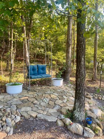 359 Immanuel Dr, Hot Springs, AR 71901