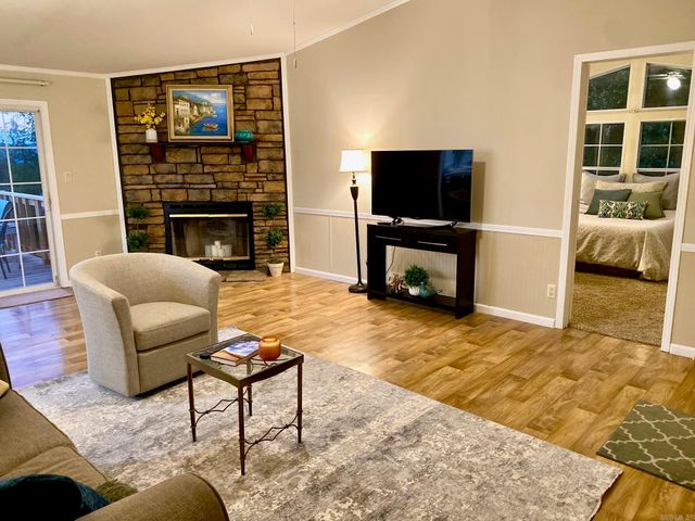 359 Immanuel Dr, Hot Springs, AR 71901