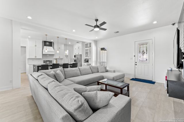 1101 Persimmon, Fischer, TX 78623