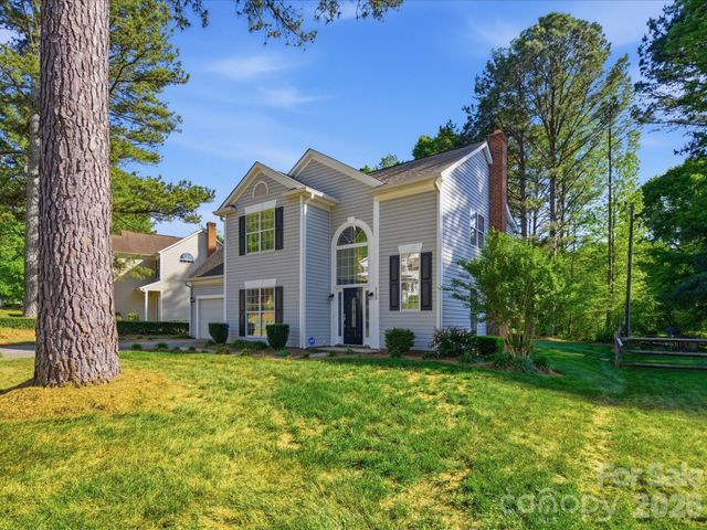 3129 Crescent Knoll Drive, Matthews, NC 28105