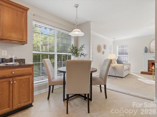 3129 Crescent Knoll Drive, Matthews, NC 28105