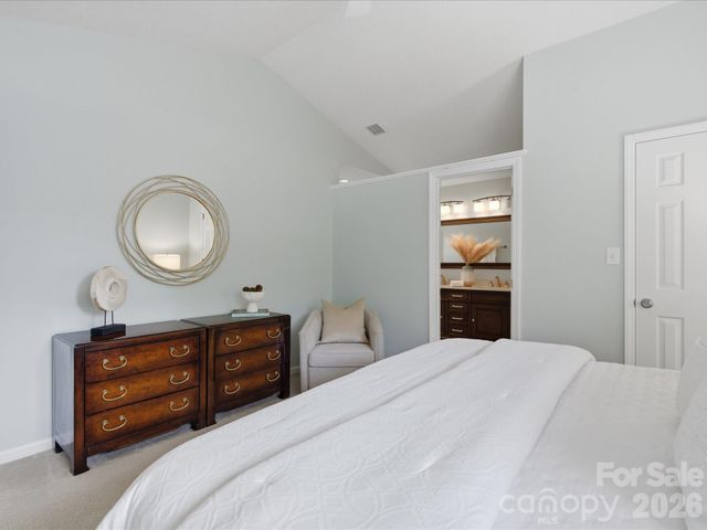 3129 Crescent Knoll Drive, Matthews, NC 28105