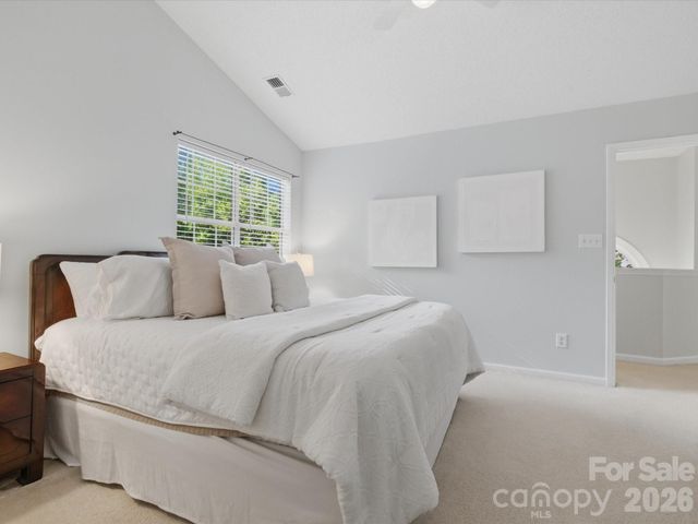 3129 Crescent Knoll Drive, Matthews, NC 28105