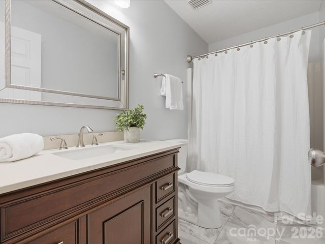 3129 Crescent Knoll Drive, Matthews, NC 28105