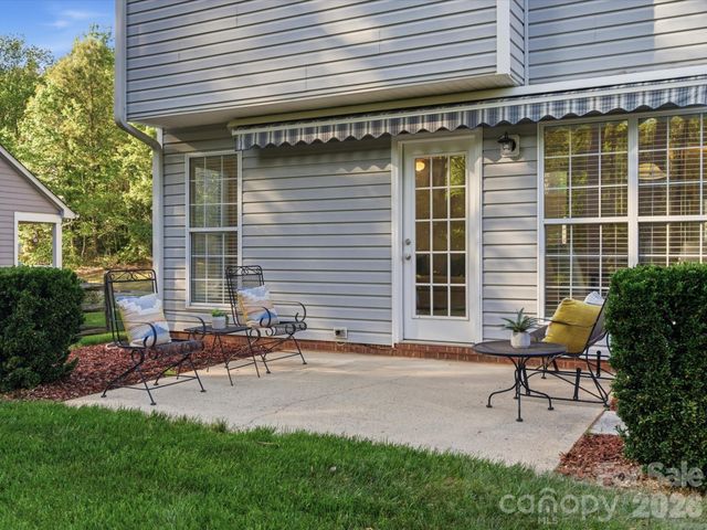 3129 Crescent Knoll Drive, Matthews, NC 28105